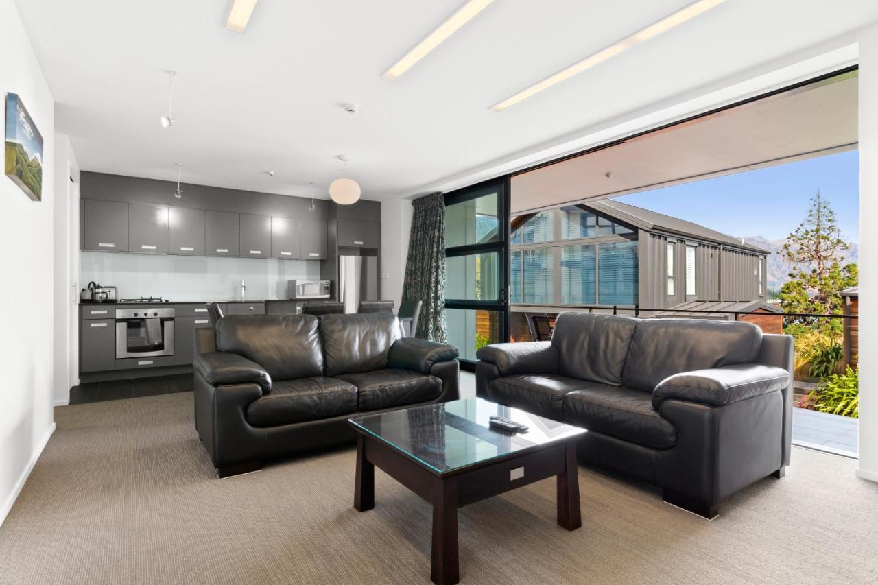 Stunning 2 Bedroom Apartment With Balcony! ควีนส์ทาวน์ ภายนอก รูปภาพ